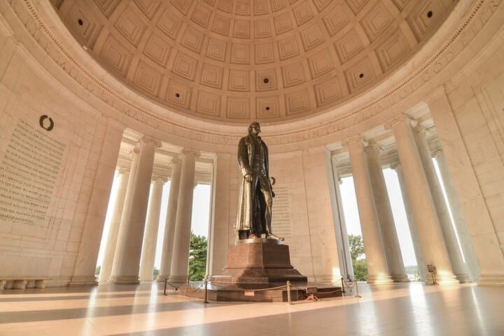 DC Monuments and Memorials Day Tour: Small-Group Guided Walk of the National Mall photo 2