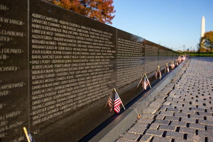DC Monuments and Memorials Day Tour: Small-Group Guided Walk of the National Mall photo 4