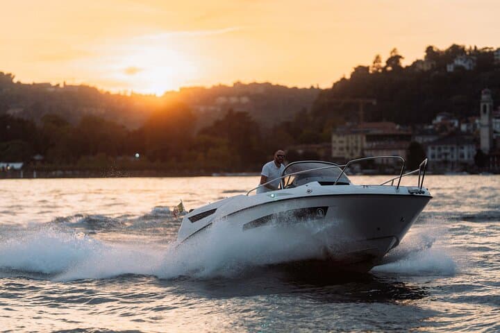 One-Hour Private Boat Tour on Lake Como: Karnic SL651 Cruise from Como photo 6