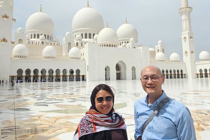 Full-Day Abu Dhabi Sightseeing Tour from Dubai with Buffet Lunch