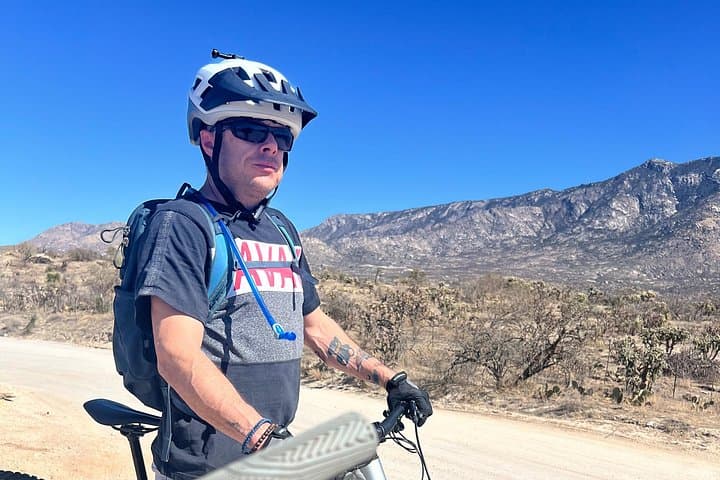 Tucson Scott Genius Mountain Bike Rental — 24-Hour Trailhead Delivery photo 3