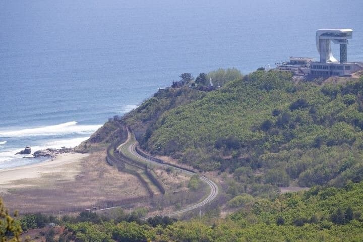 Sokcho Excursion: Goseong DMZ & Seoraksan Jujeongol Day Tour photo 2