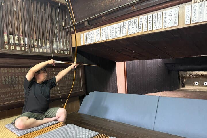 Kyoto Kyudo: 160-Year Seated Archery Experience at a Historic Dojo photo 2