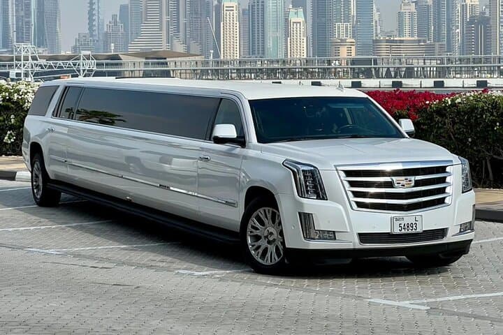 Dubai Private Limousine Tour: Stretch Limo Ride Through the City