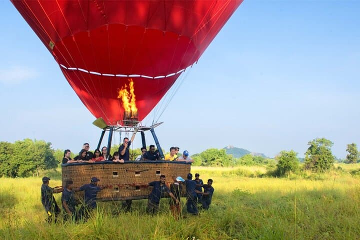 Sunrise Hot Air Balloon Ride Over Kandalama and Dambulla photo 5