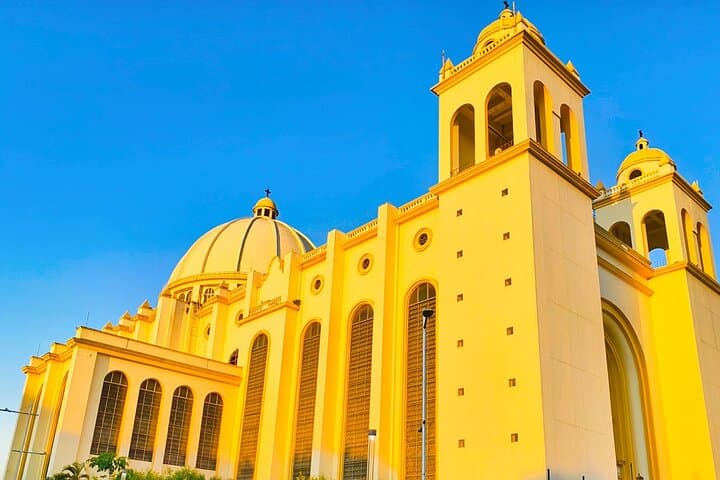 8-Day El Tunco to La Libertad Adventure: Volcano Hikes, Mayan Ruins & Surf photo 2