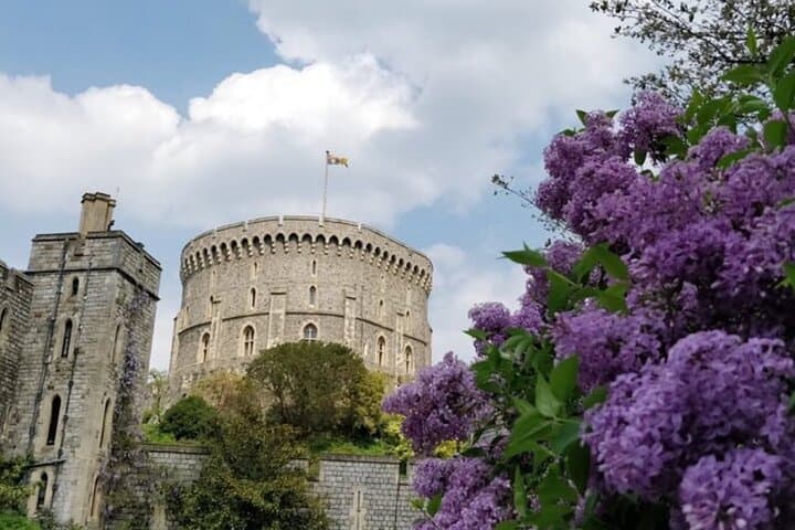 Day Trip from London: Windsor, Stonehenge & Bath Private Guided Tour photo 2