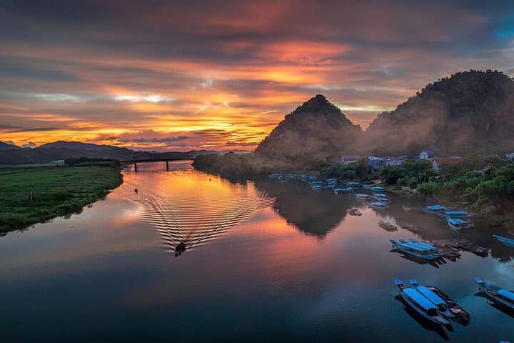 Ninh Binh to Phong Nha and Paradise Caves: One-Day Exploration by Sleeper Train photo 2