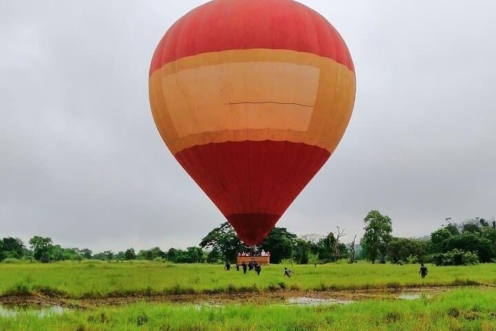 Sunrise Hot Air Balloon Ride Over Kandalama and Dambulla photo 6