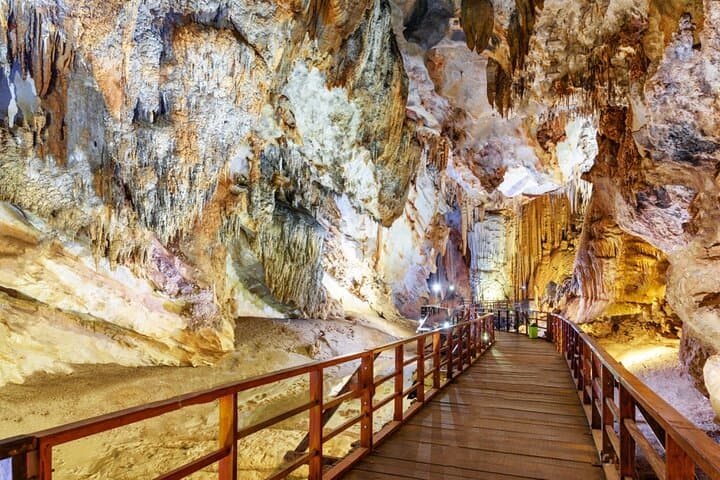 Da Nang to Phong Nha: Explore Paradise Cave & Phong Nha Underground River photo 6