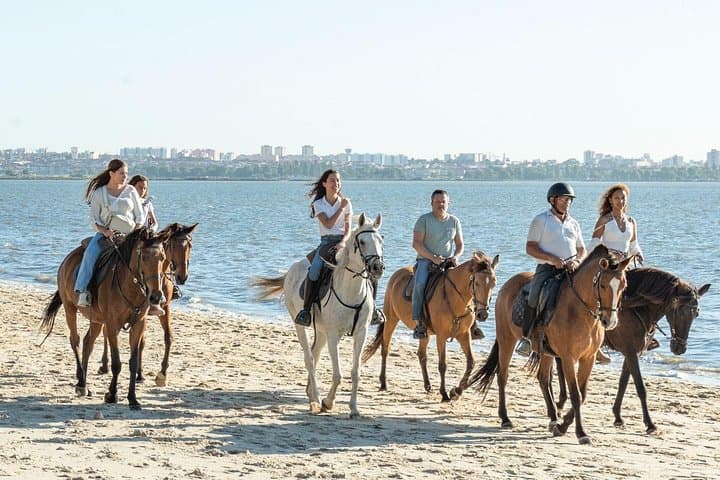Horseback Ride on Rosario Beach with Portuguese Gastronomic Tasting