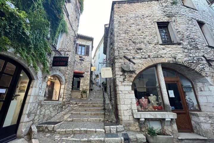 Day Tour from Nice: Grasse, Gourdon, Tourette-sur-Loup & Saint-Paul-de-Vence photo 2
