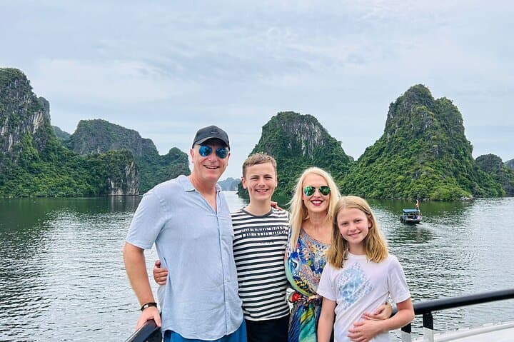 Halong Bay VIP Cruise from Tuan Chau: Swim, Kayak & Sung Sot Cave Day Trip photo 4