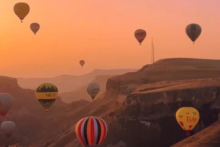 Cappadocia Sunrise Hot Air Balloon Flight Over Göreme photo 3