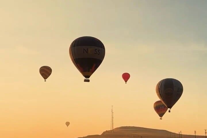 Cappadocia Sunrise Hot Air Balloon Flight Over Göreme photo 5