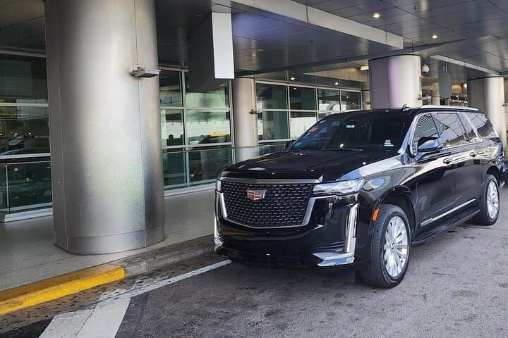 Miami & Fort Lauderdale Airport Transfer with Private City Tour photo 1