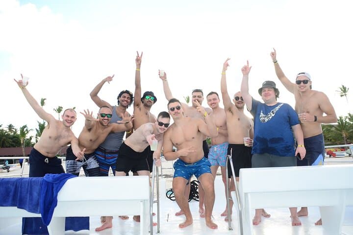 Private Catamaran Cruise from Bávaro: Snorkel, BBQ & Natural Pool Experience photo 6