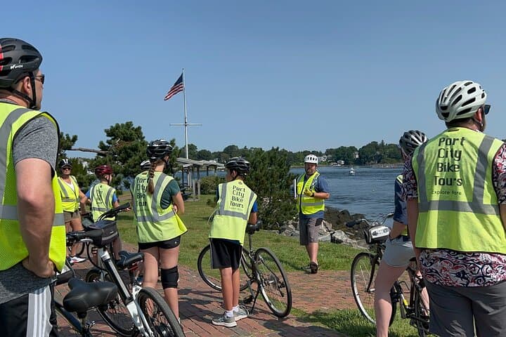 Portsmouth Islands & Harbor Bike Tour — 2–2.5 Hour Sightseeing Ride photo 3