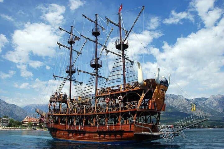 Alanya Pirate Boat Trip: All‑Inclusive Cruise to Cleopatra Beach, Pirate Cave & Lovers' Cave photo 4