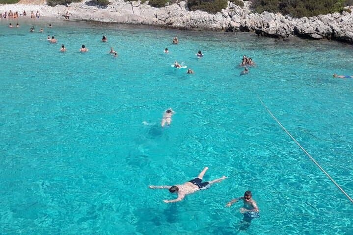 Alanya Pirate Boat Trip: All‑Inclusive Cruise to Cleopatra Beach, Pirate Cave & Lovers' Cave photo 2