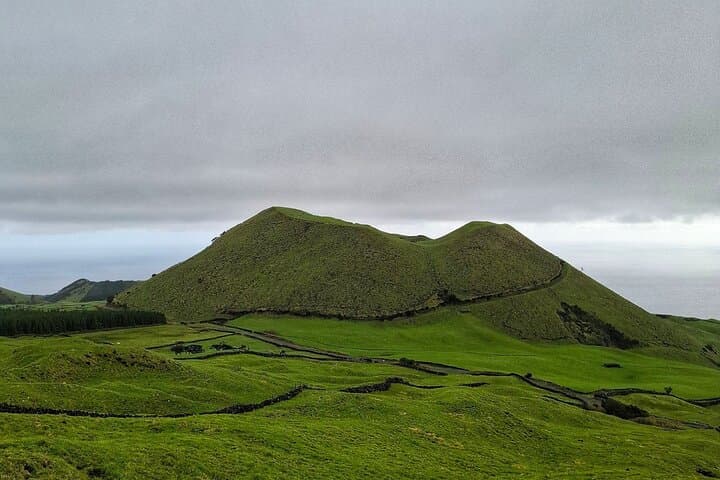 Pico Island Lakes, Craters & Volcanic Curiosities — Private Geology Tour photo 5