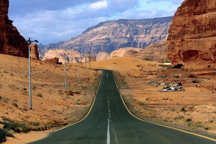AlUla Private Tour: Explore Elephant Rock, Old Town & Ashar Valley photo 3