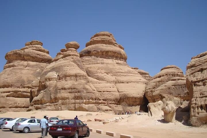 AlUla Private Tour: Explore Elephant Rock, Old Town & Ashar Valley photo 4