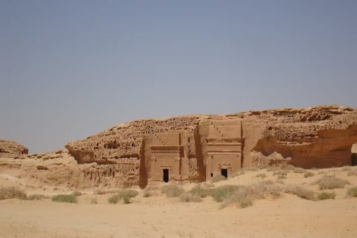 AlUla Private Tour: Explore Elephant Rock, Old Town & Ashar Valley photo 5
