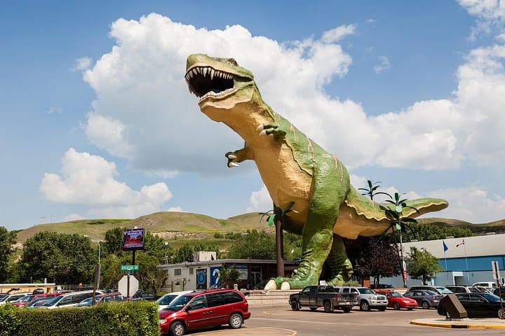Private Drumheller Badlands Tour: Horseshoe Canyon, Royal Tyrrell & Hoodoos photo 2