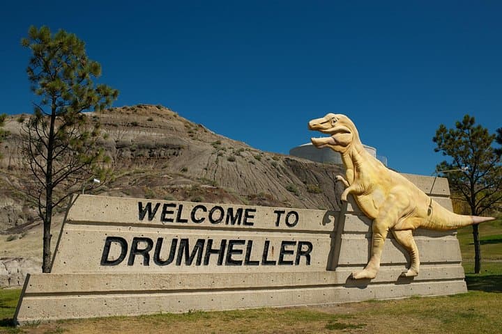 Private Drumheller Badlands Tour: Horseshoe Canyon, Royal Tyrrell & Hoodoos photo 5