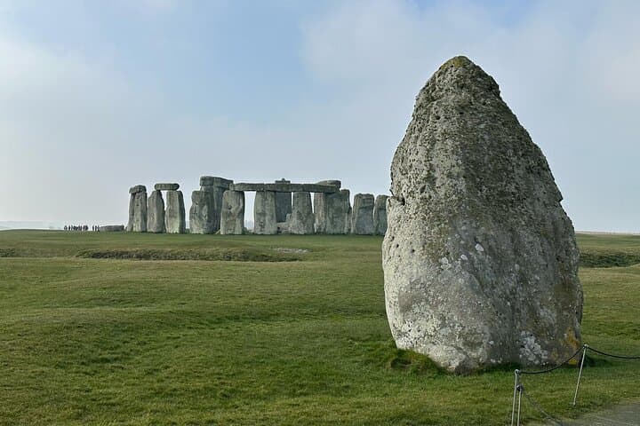 Stonehenge and Bath Private Black Cab Tour from London — Accessible Day Trip photo 3