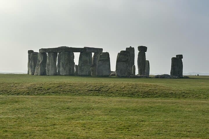Stonehenge and Bath Private Black Cab Tour from London — Accessible Day Trip photo 4