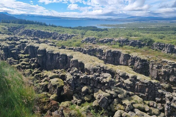 Private Golden Circle Layover Tour — Þingvellir, Strokkur & Gullfoss in 4 Hours photo 2