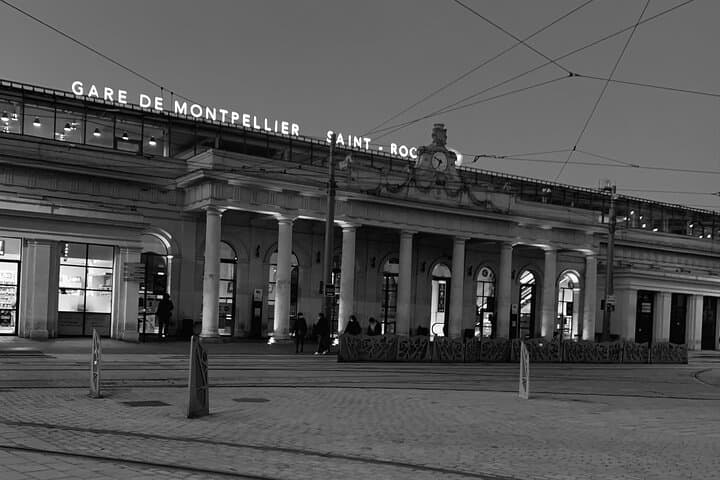 Montpellier Electric Bike Architectural Tour: Antigone, Port Marianne & Rives du Lez photo 4