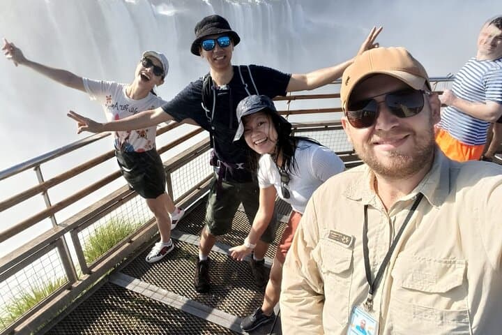 Iguazu Falls in One Day: Private Tour to Brazil and Argentina