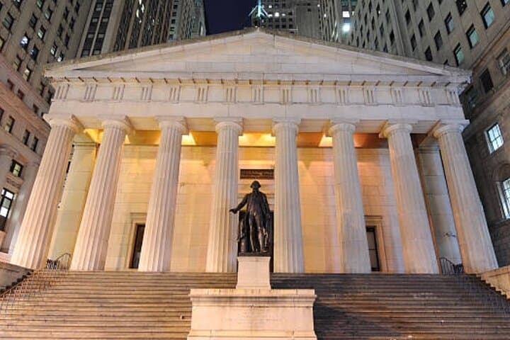 Walk Where Hamilton Made History: Lower Manhattan Hamilton Musical Guided Tour photo 3