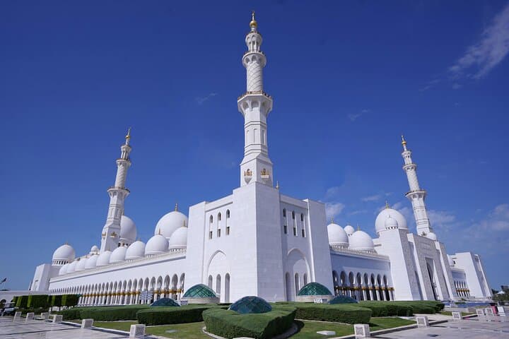Abu Dhabi Private City Tour: Sheikh Zayed, Qasr Al Watan & Louvre in a Day photo 1