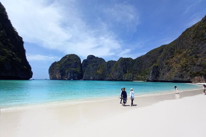 Early-Bird Phi Phi & 4 Islands Premium Speedboat from Krabi: Beat the Crowds photo 5