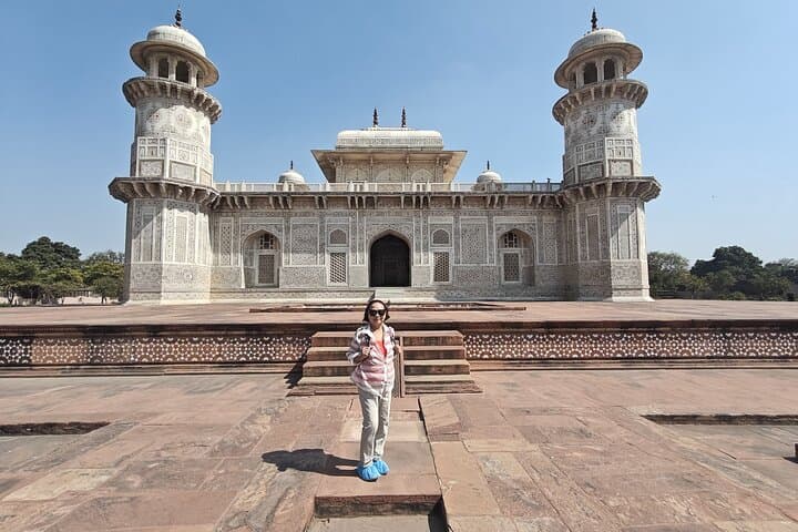 Taj Mahal Sunrise & Agra Overnight Tour from Delhi — 2-Day Itinerary photo 4