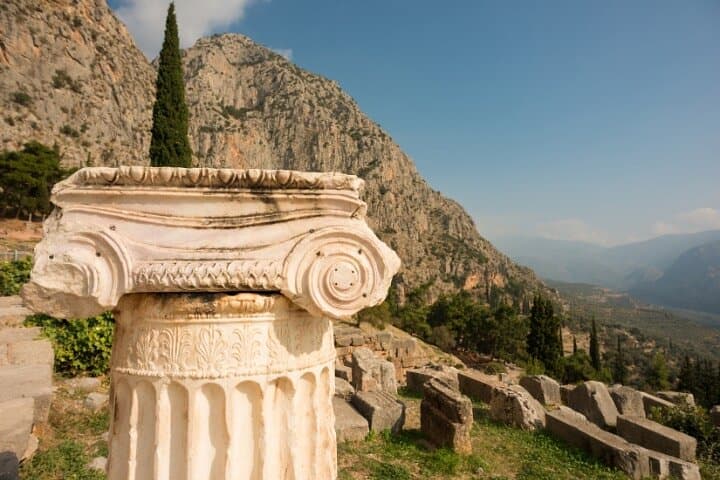 Private Delphi Day Tour: Delphi, Hosios Loukas & Thermopylae from Athens