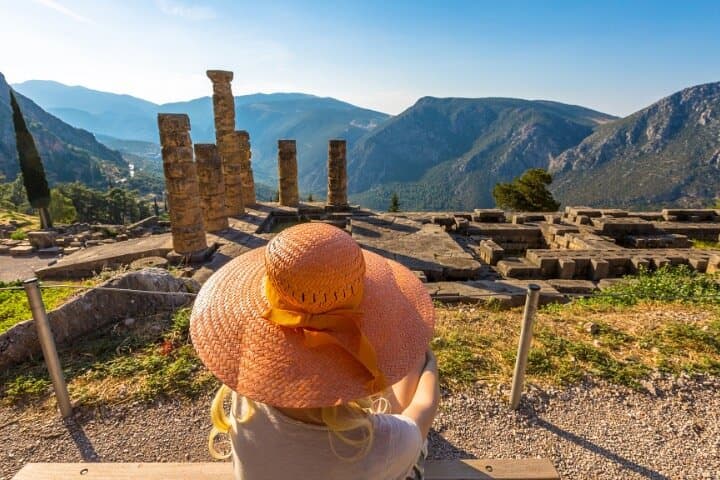 Private Delphi Day Tour: Delphi, Hosios Loukas & Thermopylae from Athens photo 2