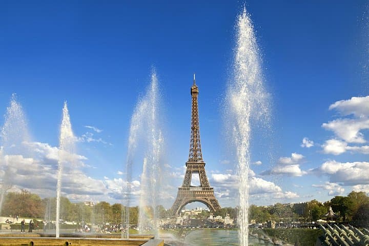 One-Day Paris from London: Eiffel Tower, Notre Dame & Seine Lunch Cruise photo 4