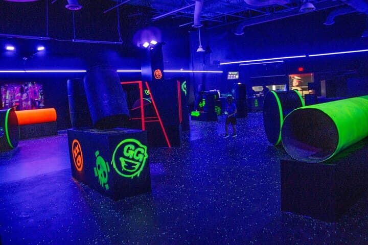 Toxic Blast at Dezerland Park Orlando — Black-Light Gel Blaster Arena Experience photo 4