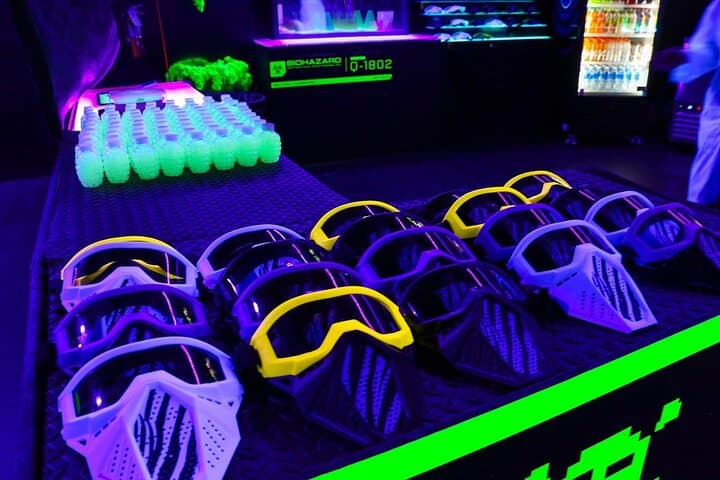 Toxic Blast at Dezerland Park Orlando — Black-Light Gel Blaster Arena Experience photo 5