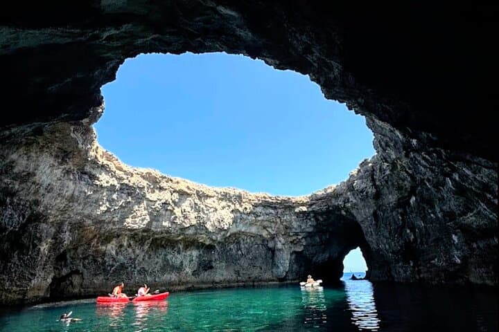 Sea-Kayak to Coral Lagoon Malta: 2-Hour Little Armier Adventure