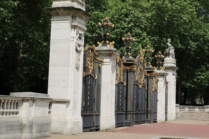 Private Black Cab Tour: Discover London's Canadian Heritage in 4 Hours photo 5