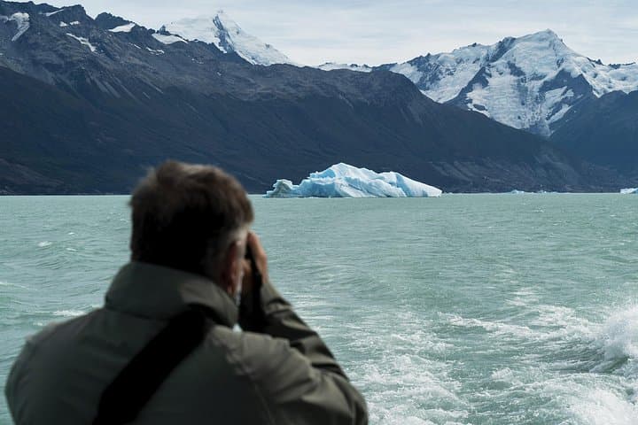 Perito Moreno Glacier Day Trip from Buenos Aires — Private Tour with Optional Safari Náutico photo 3