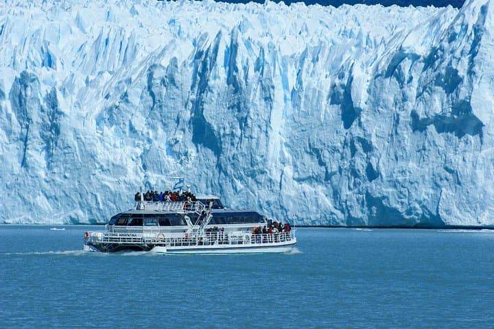 Perito Moreno Glacier Day Trip from Buenos Aires — Private Tour with Optional Safari Náutico photo 2