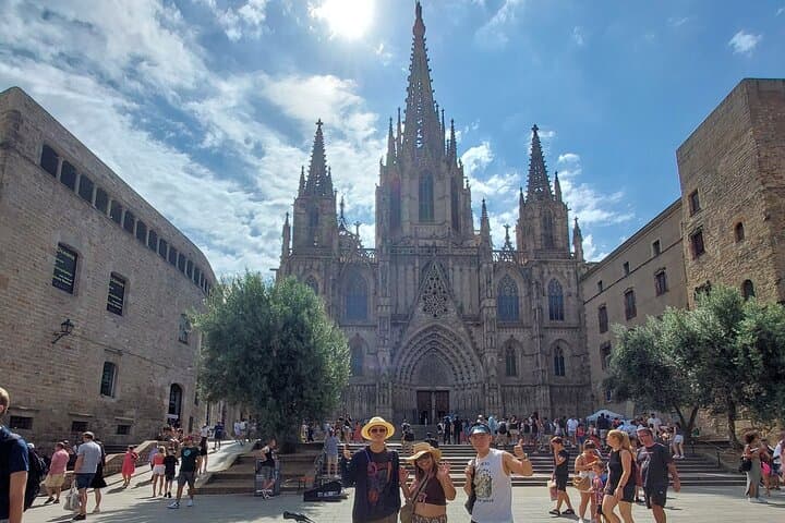 UnCommon Barcelona by Bike: Top Sights & Hidden Corners Tour