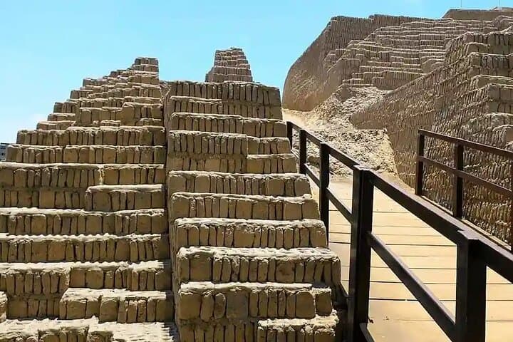 Explore Huaca Pucllana and Miraflores: 3-Hour Cultural Walk from Lima photo 3